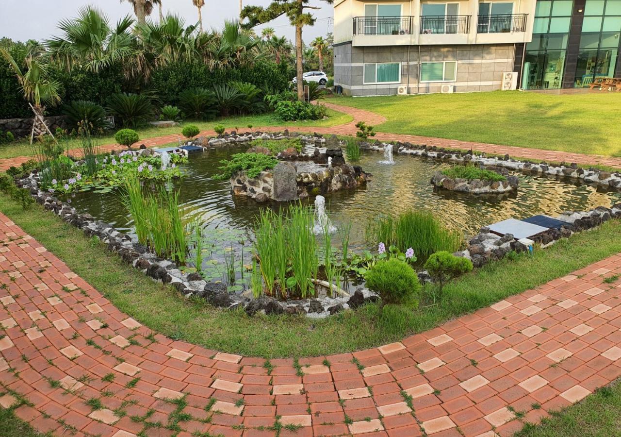 Blue Hawaii Hotel Jeju Bagian luar foto